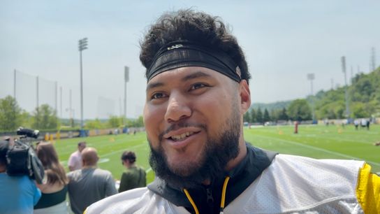 DK: Fautanu fueled by 55 snaps, two good friends taken on the South Side (Top story). Photo by DEJAN KOVACEVIC / DKPS